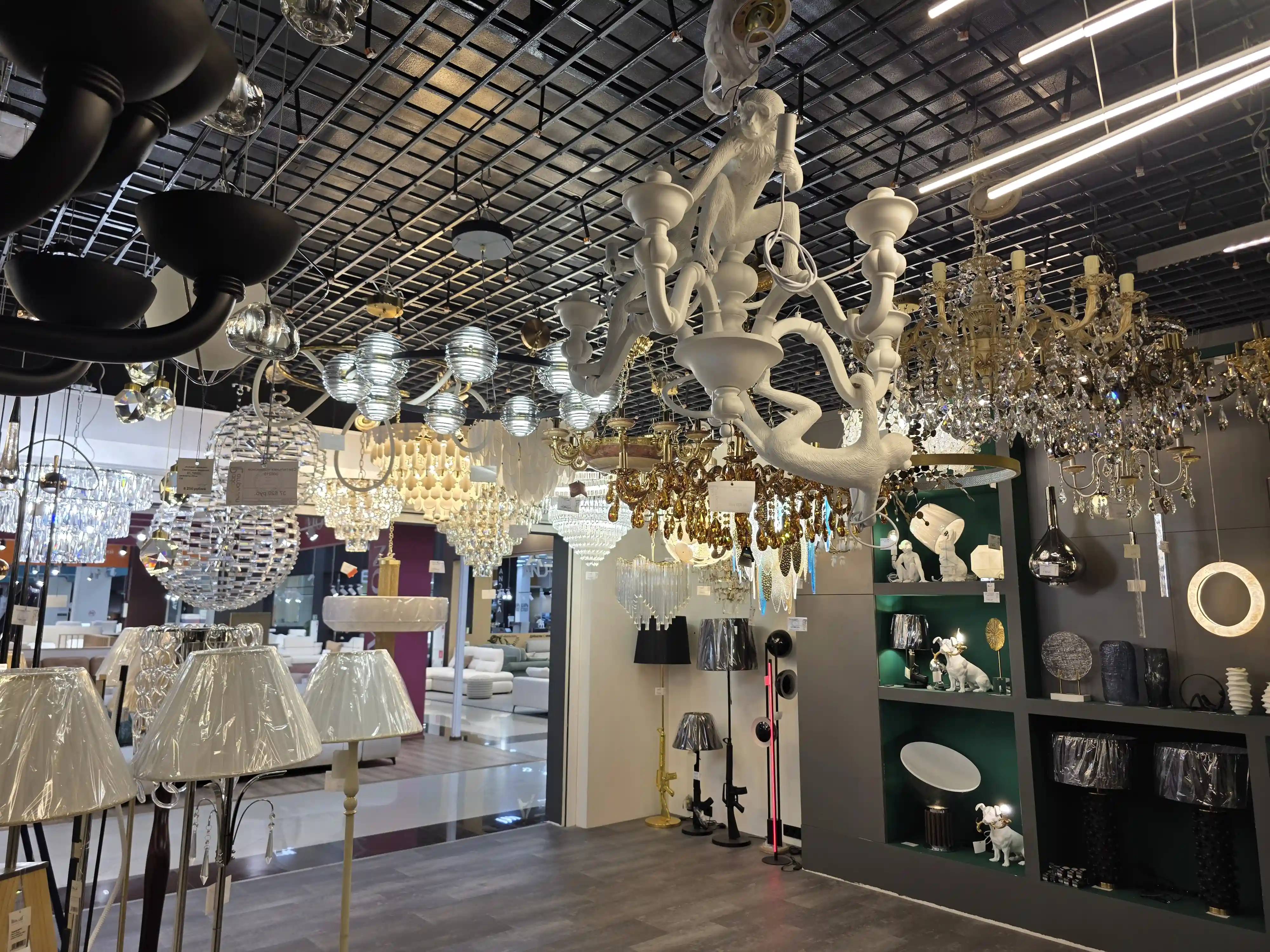 Интерьер салона Ideal Lux — фото 6